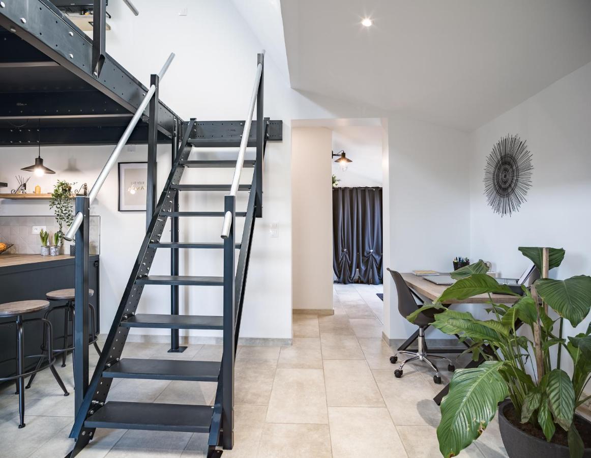 Апартаменты Loft Avec Jardin Et Parking Prive Труа Экстерьер фото